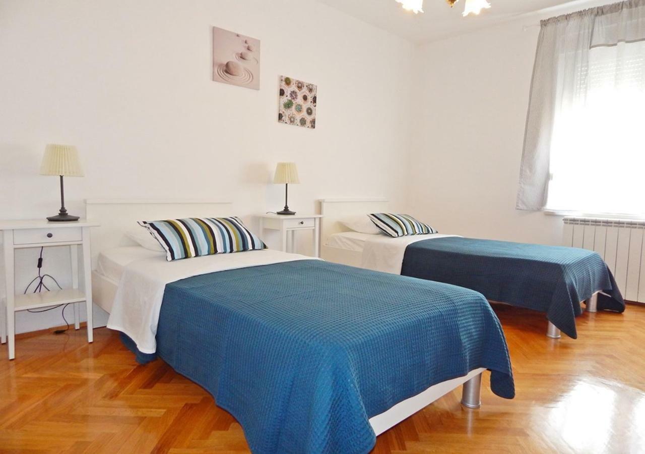 Apartments Katarina With Swimming Pool Stobrec Exterior photo
