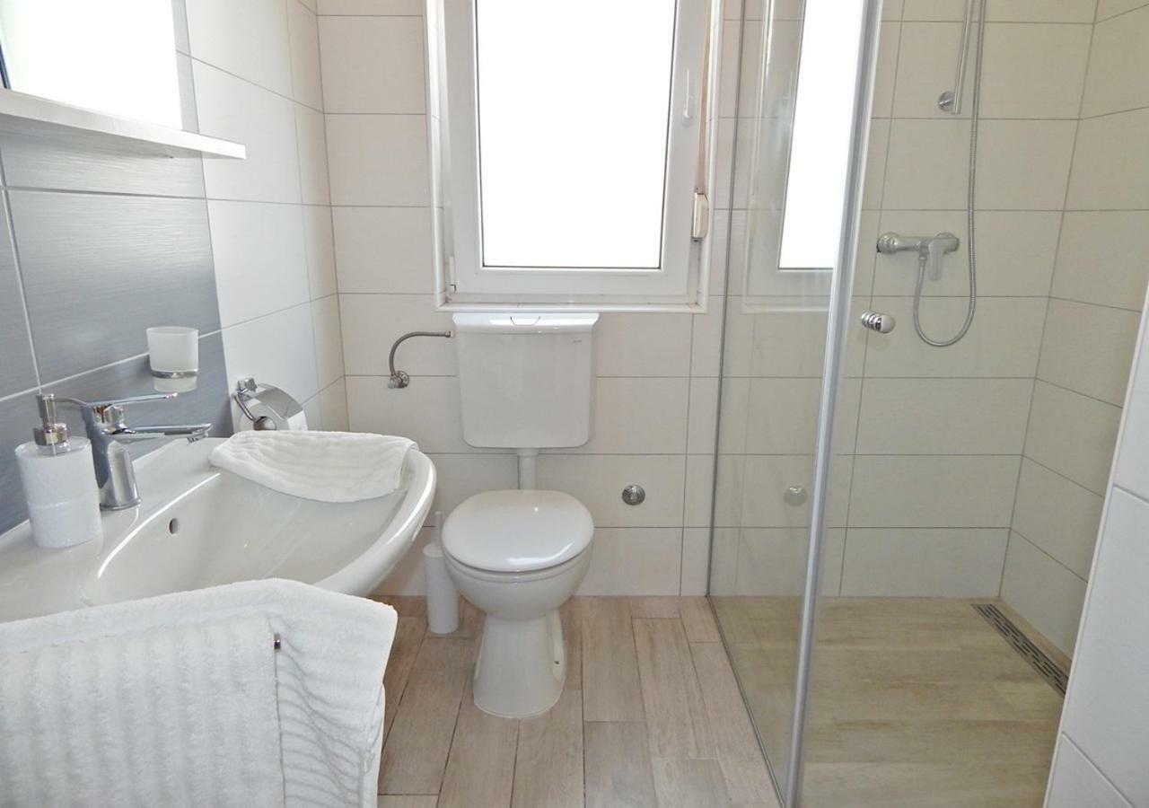 Apartments Katarina With Swimming Pool Stobrec Exterior photo