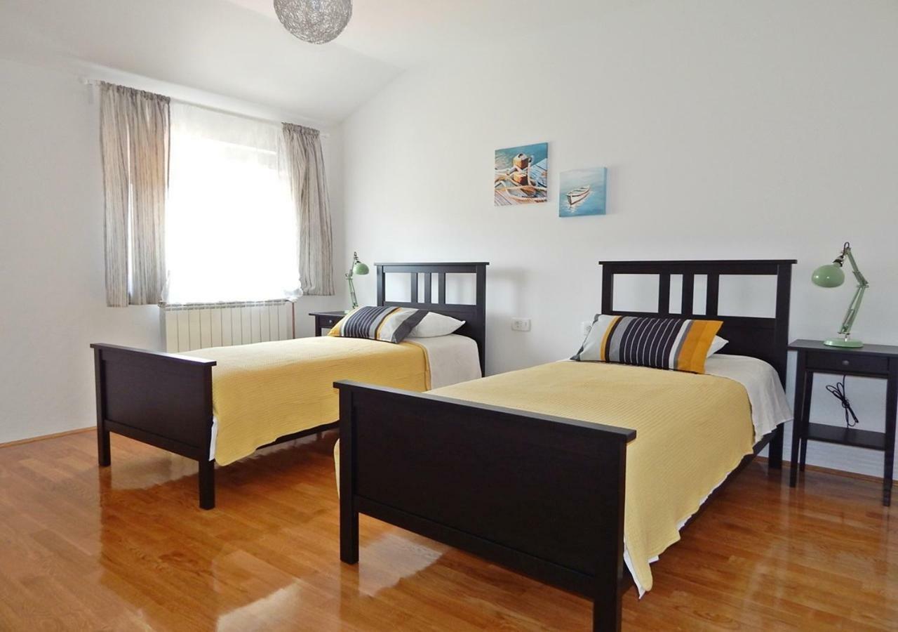 Apartments Katarina With Swimming Pool Stobrec Exterior photo
