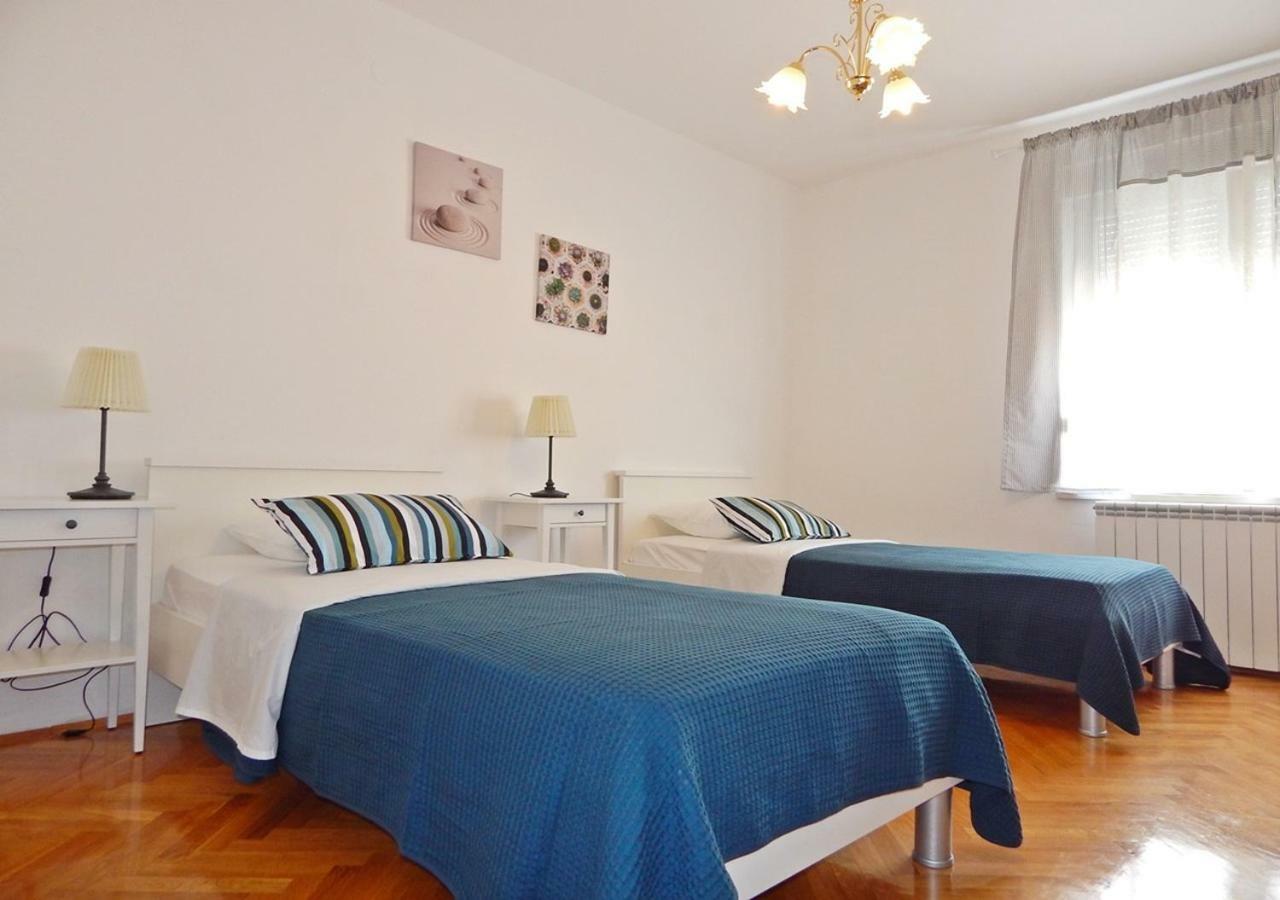 Apartments Katarina With Swimming Pool Stobrec Exterior photo