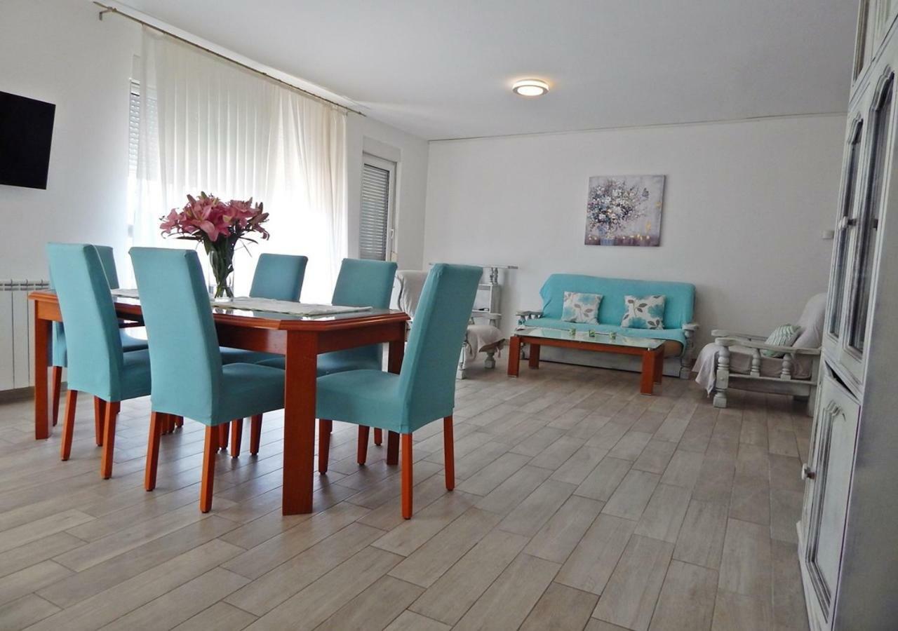 Apartments Katarina With Swimming Pool Stobrec Exterior photo