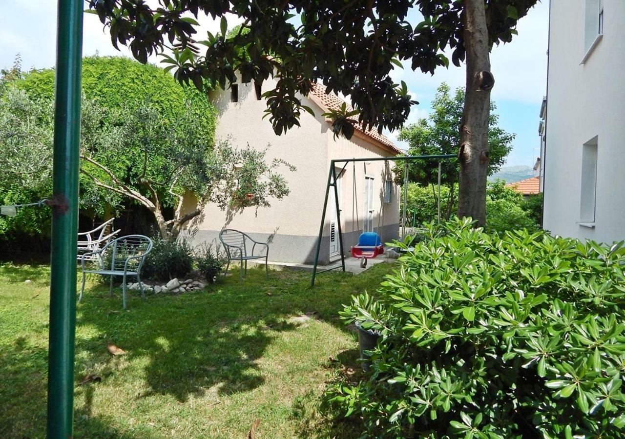 Apartments Katarina With Swimming Pool Stobrec Exterior photo