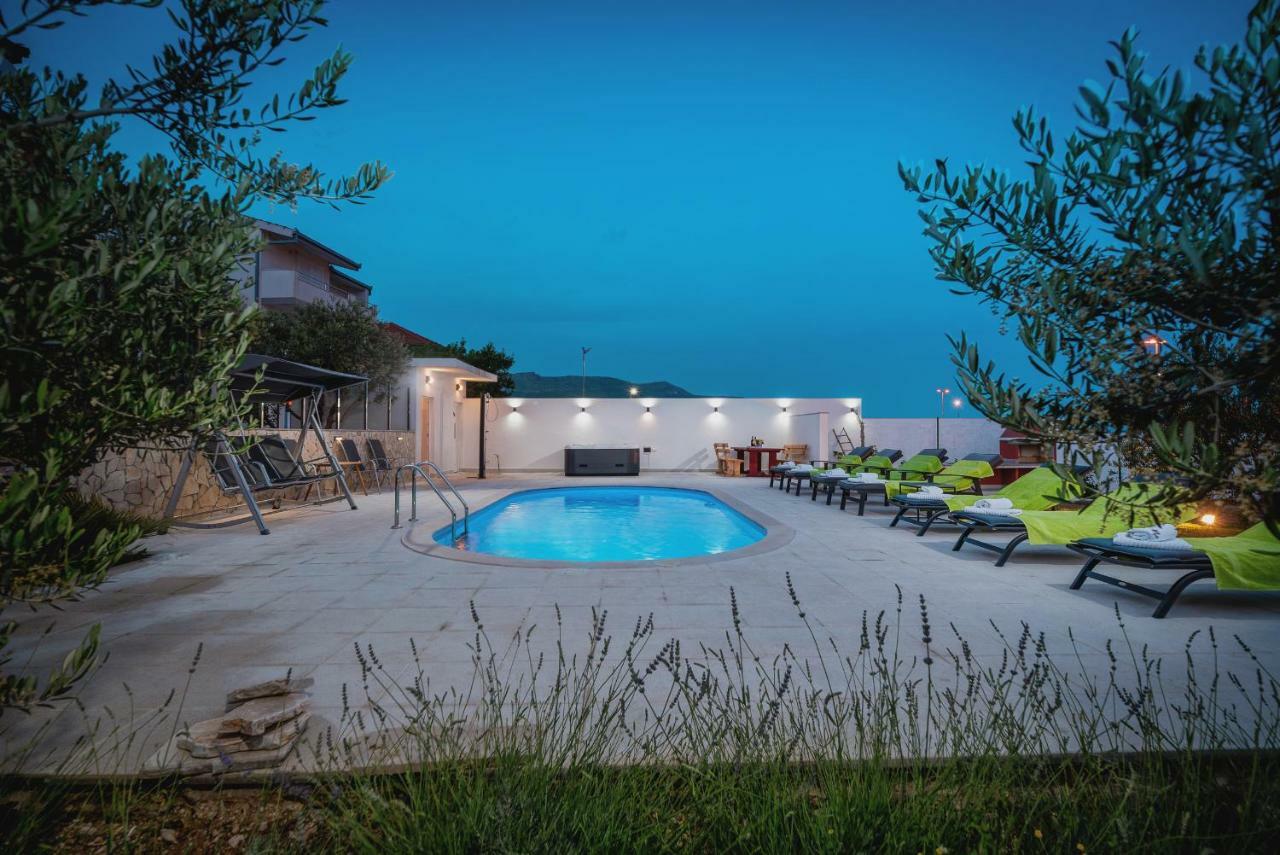 Apartments Katarina With Swimming Pool Stobrec Exterior photo