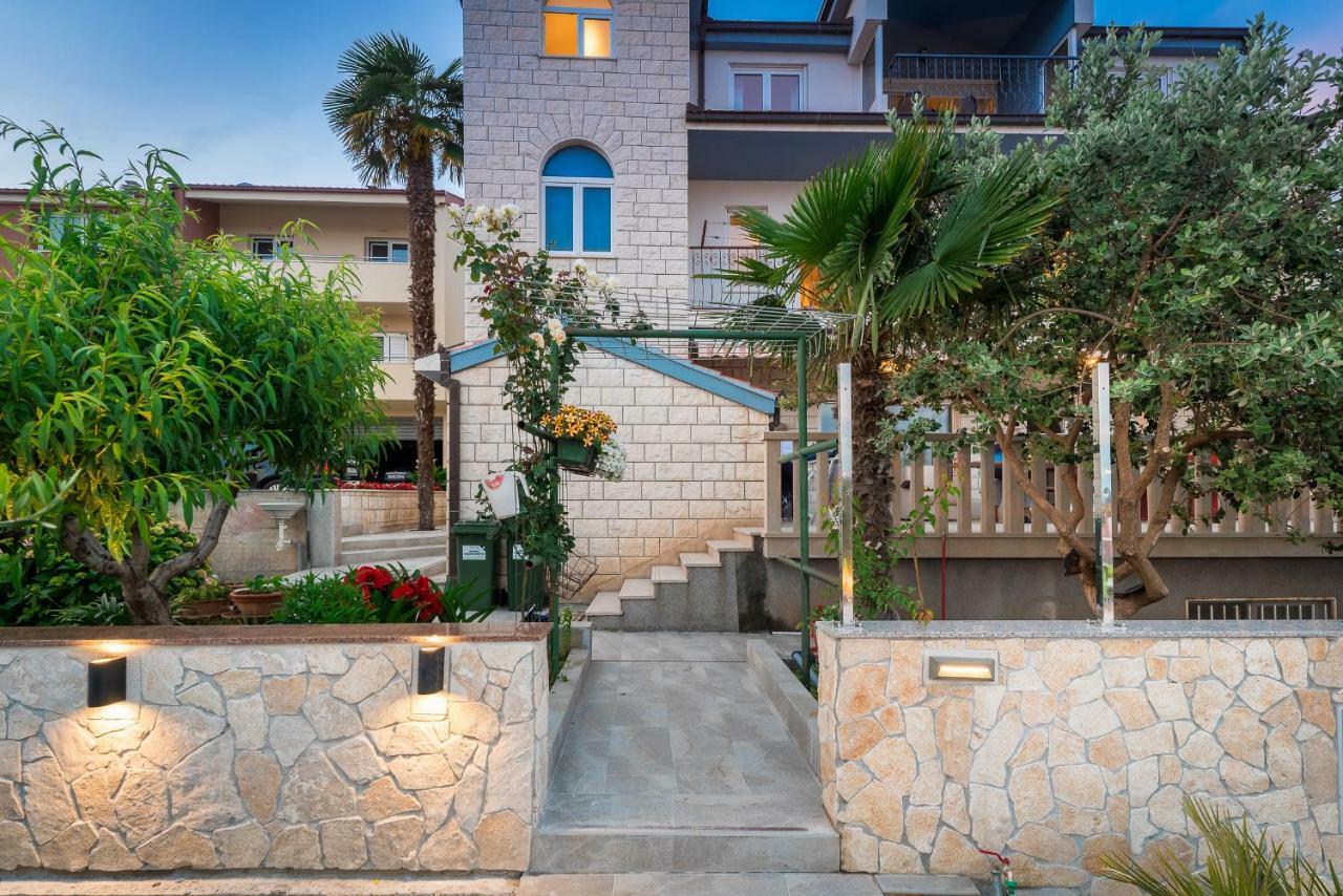 Apartments Katarina With Swimming Pool Stobrec Exterior photo