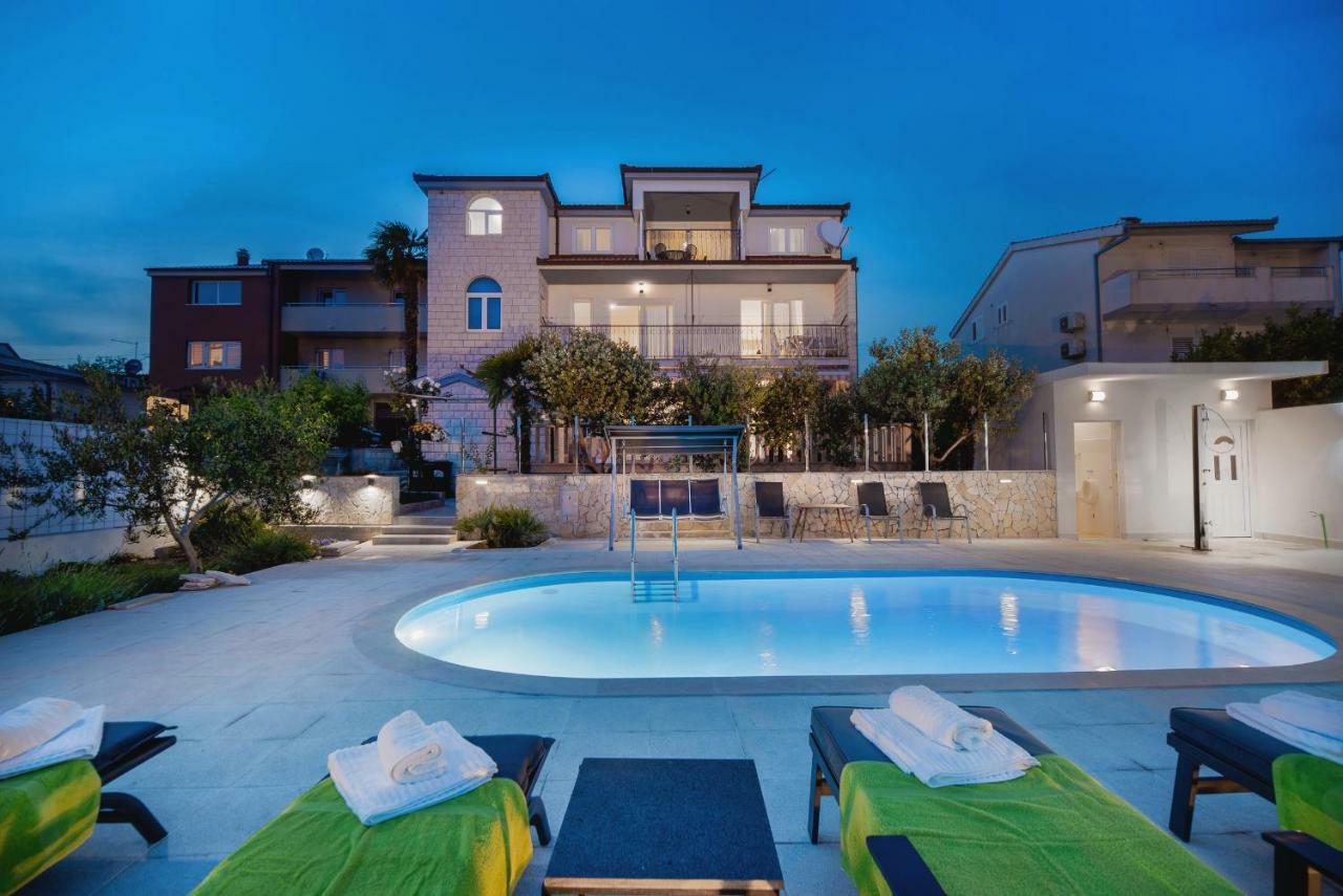 Apartments Katarina With Swimming Pool Stobrec Exterior photo