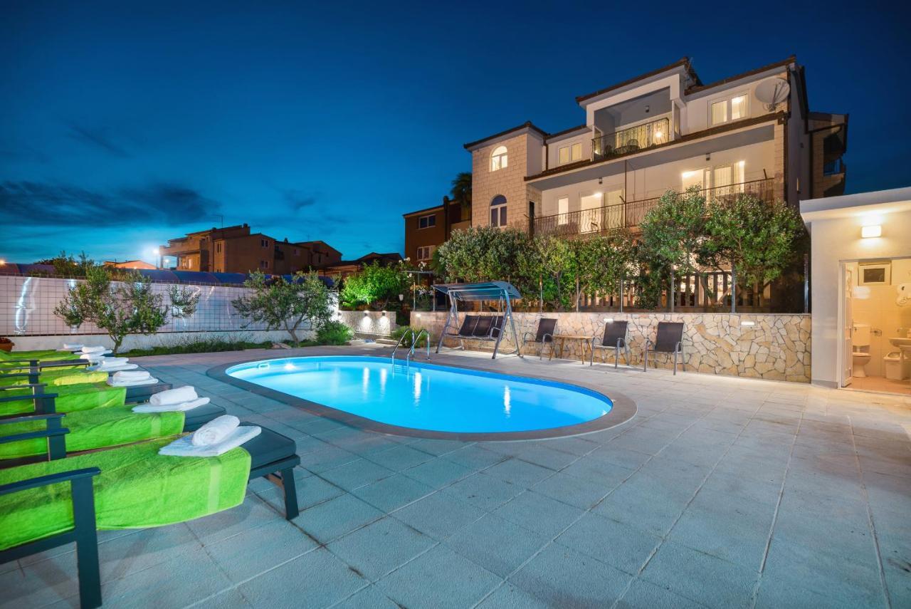 Apartments Katarina With Swimming Pool Stobrec Exterior photo