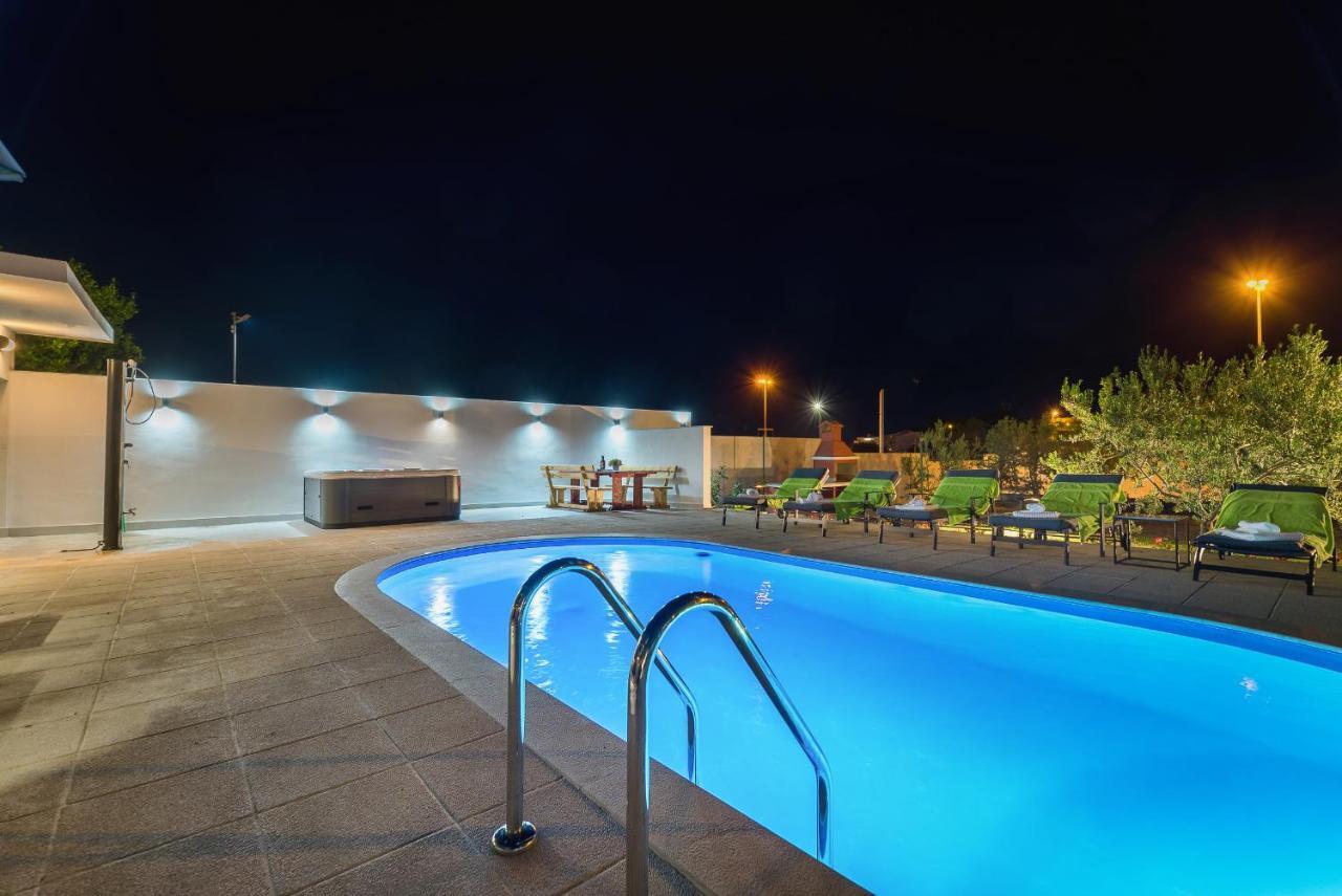 Apartments Katarina With Swimming Pool Stobrec Exterior photo