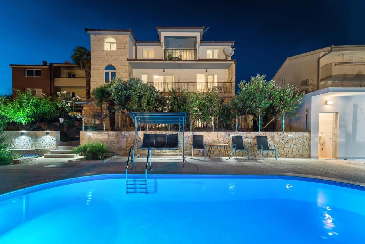 Apartments Katarina With Swimming Pool Stobrec Exterior photo