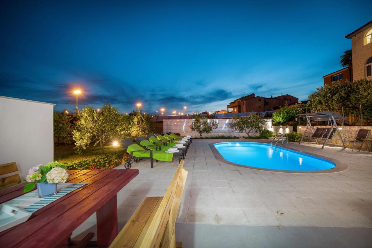 Apartments Katarina With Swimming Pool Stobrec Exterior photo