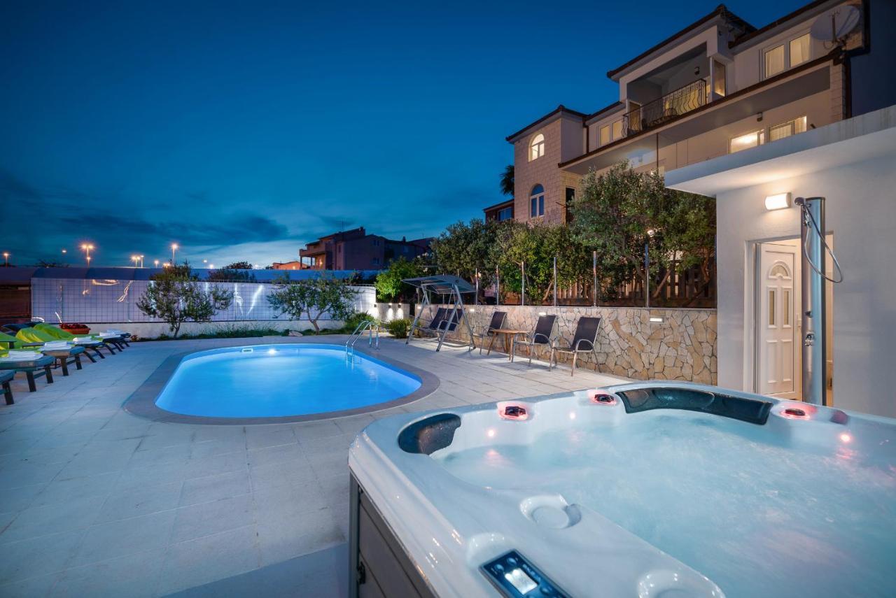 Apartments Katarina With Swimming Pool Stobrec Exterior photo