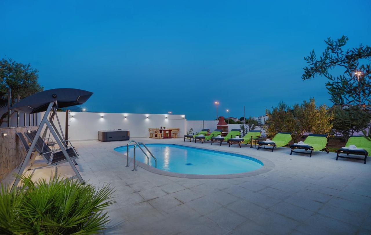 Apartments Katarina With Swimming Pool Stobrec Exterior photo